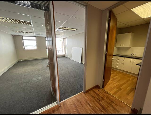 201M² OFFICE TO LET IN CENTURY CITY